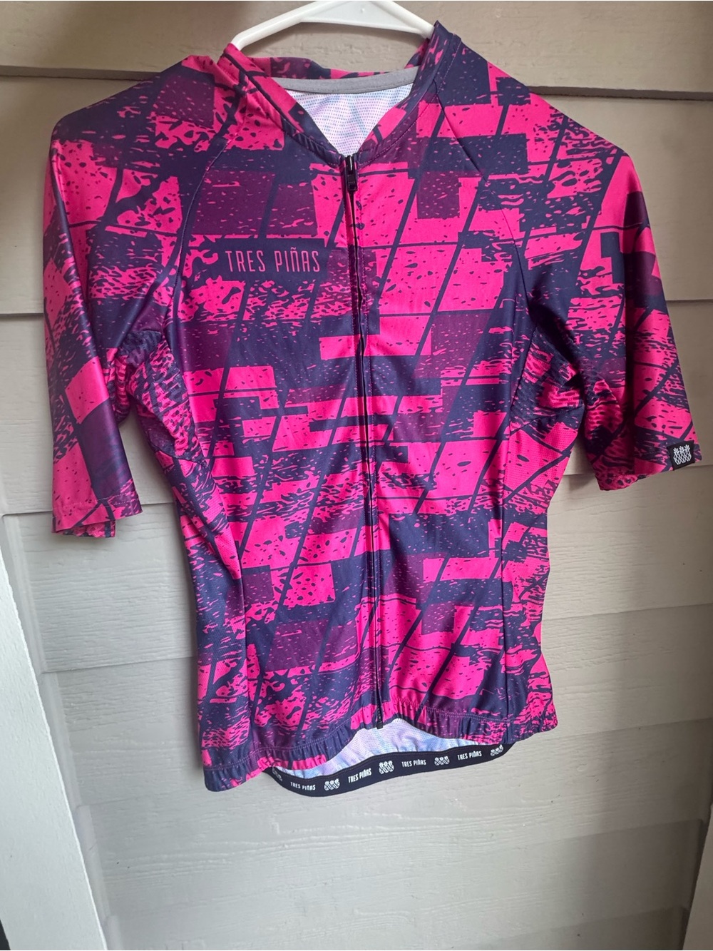 Tres Piñas Pink & Black Women's Short Sleeve Cycling Jersey